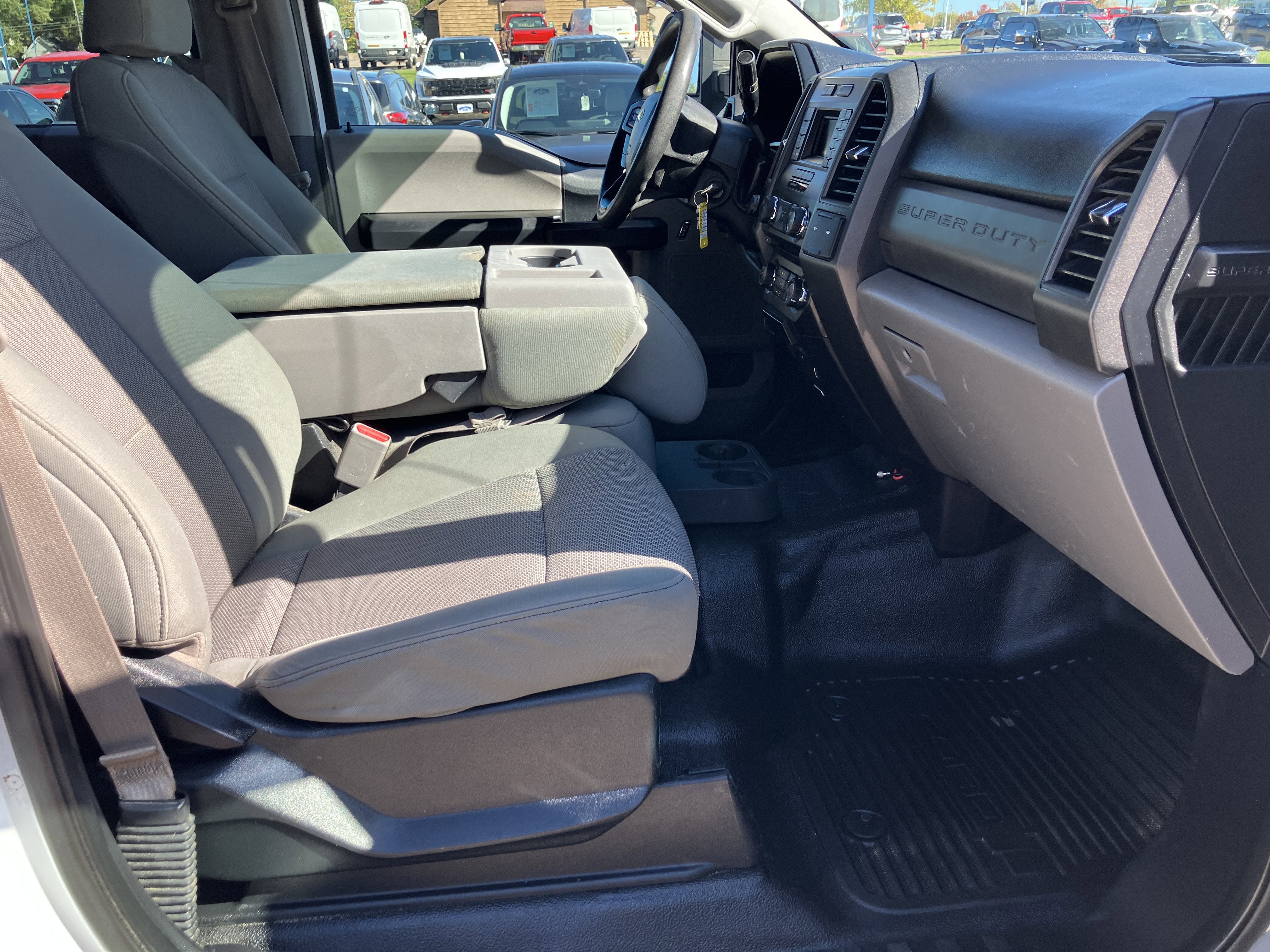 2017 Ford Super Duty F-550 DRW XL