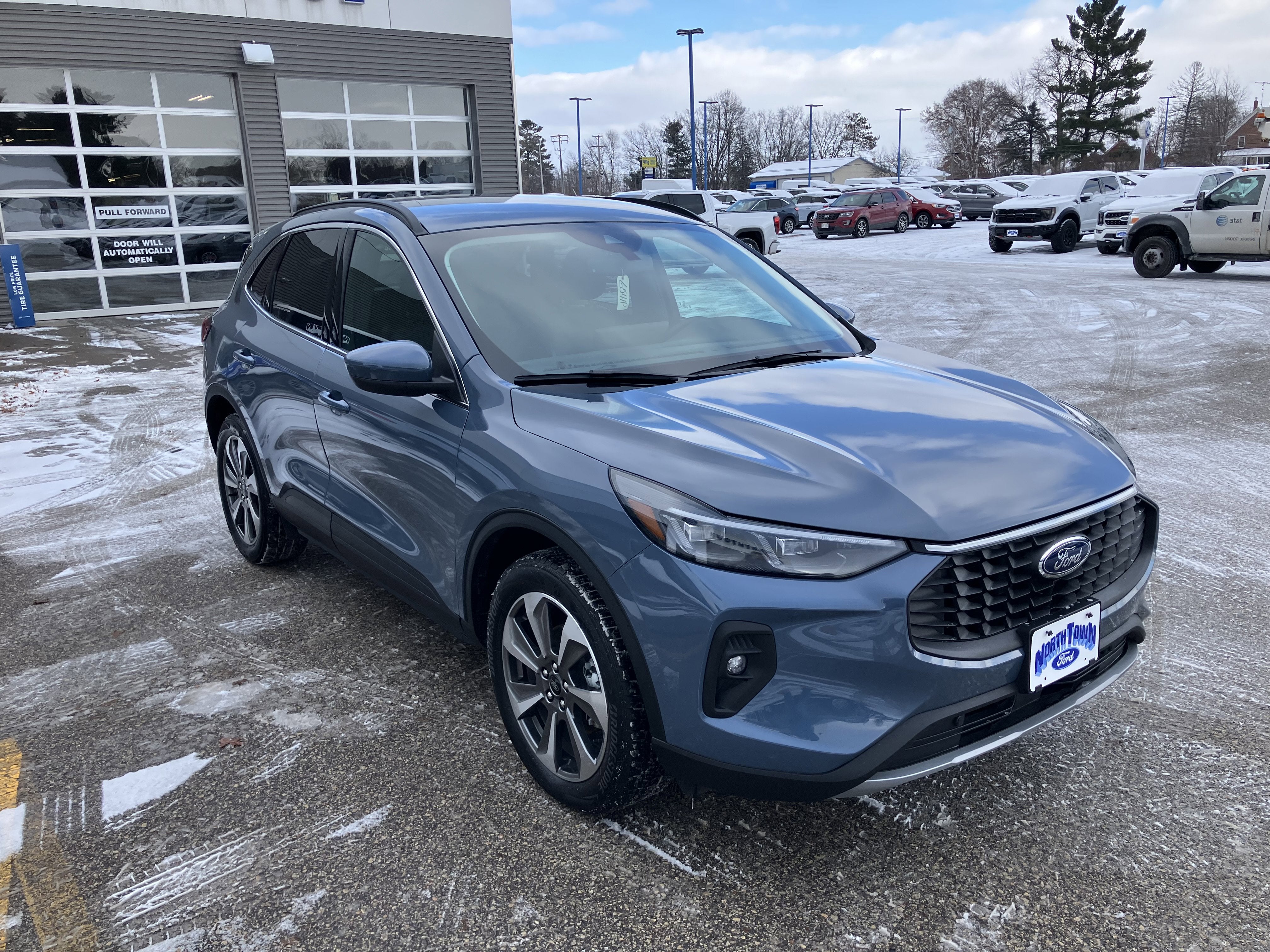 2025 Ford Escape Platinum