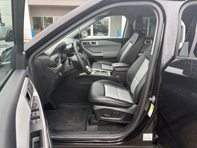 2024 Ford Explorer XLT