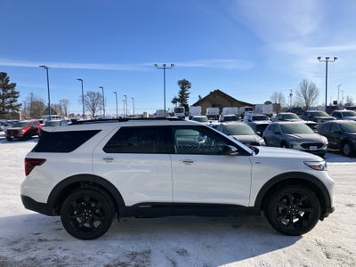 2023 Ford Explorer ST-Line