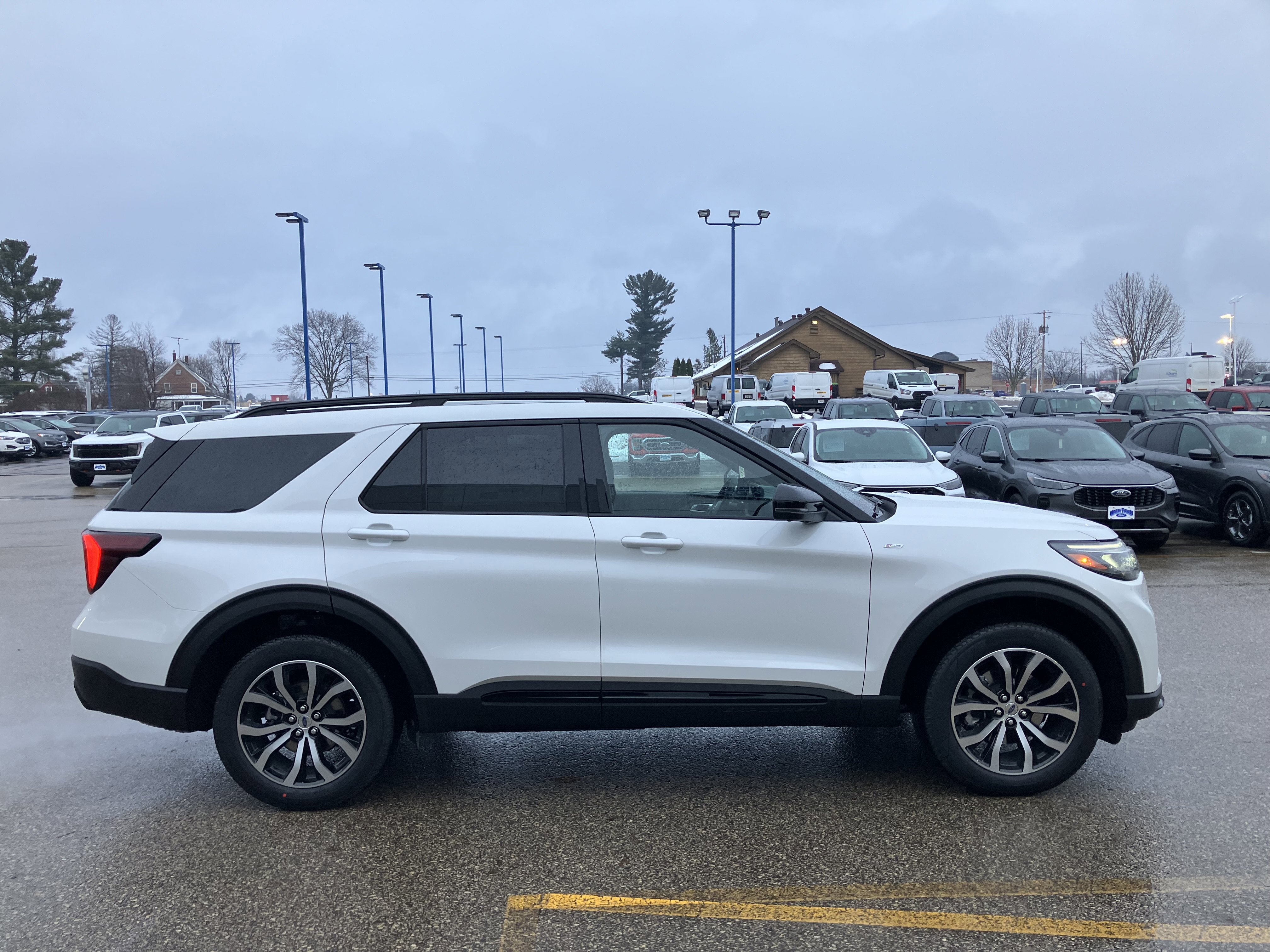2026 Ford Explorer ST-Line