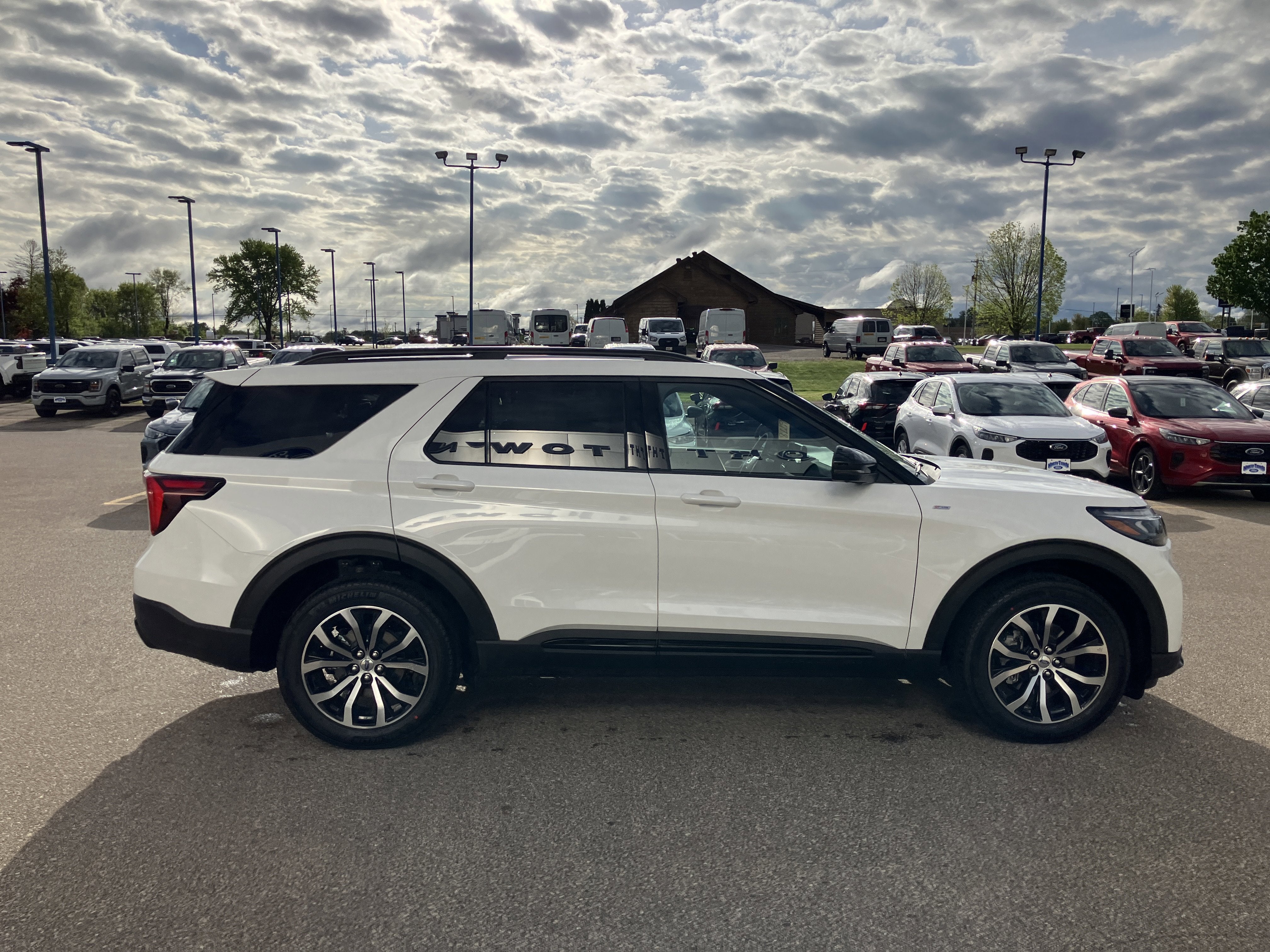 2026 Ford Explorer ST-Line
