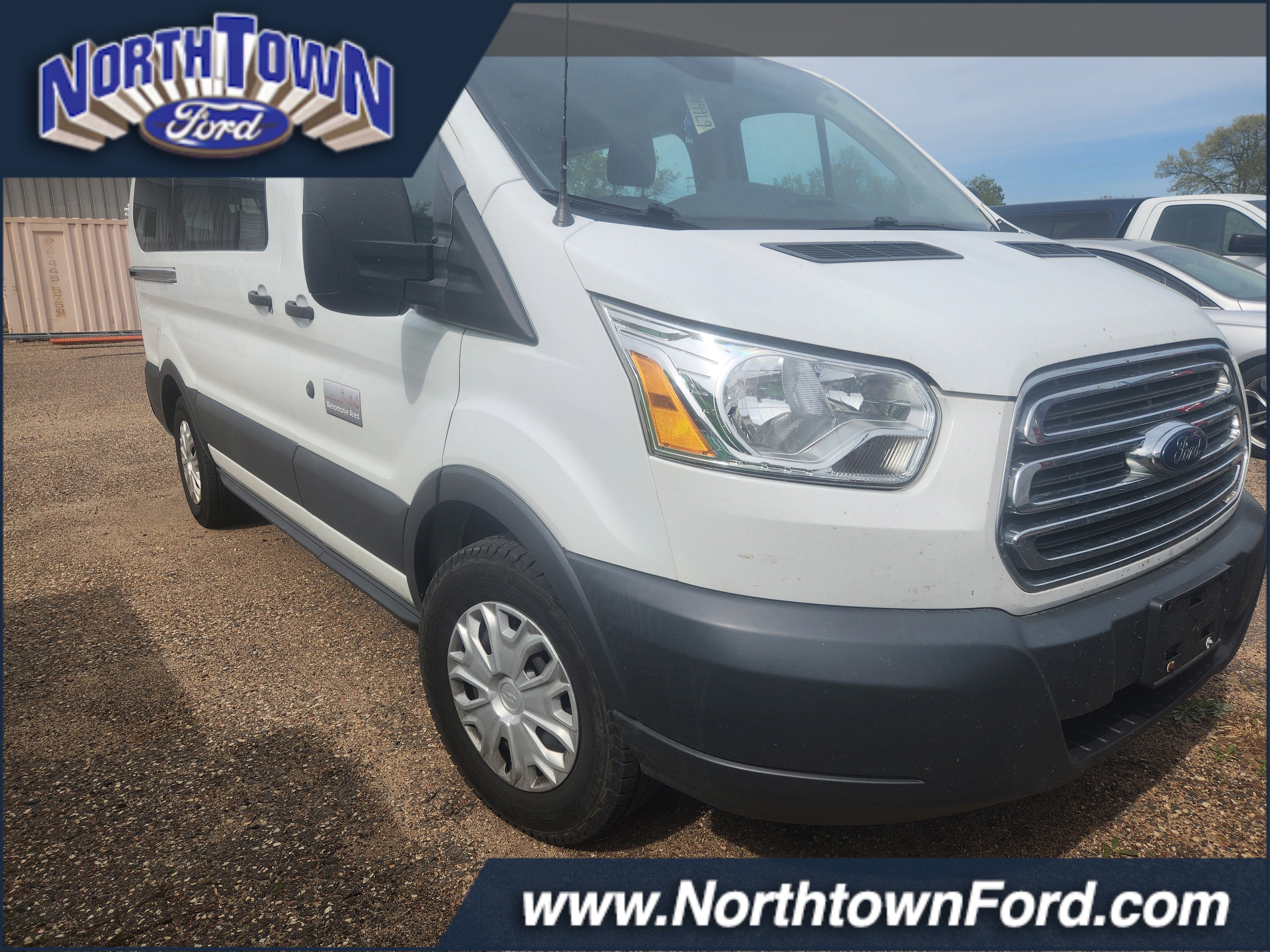 2017 Ford Transit Wagon XLT 10 Psgr