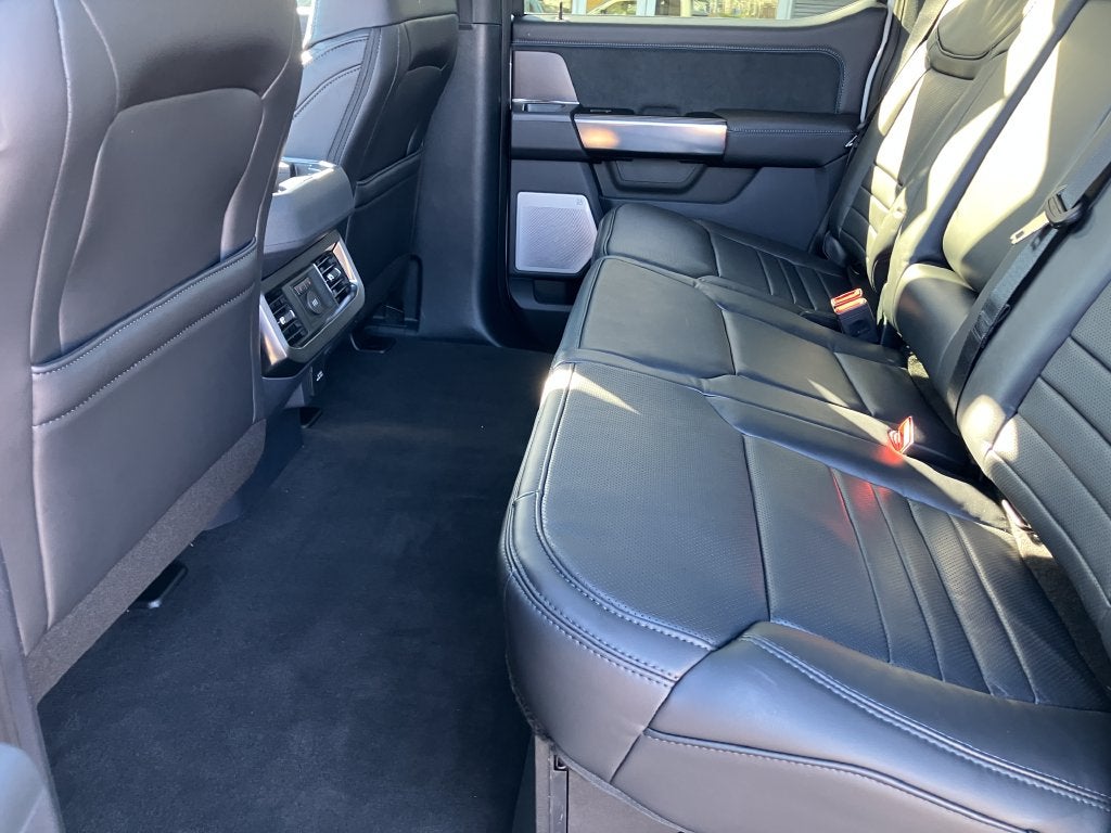2027 Ford F-350SD Platinum