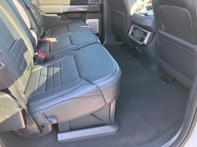 2027 Ford F-350SD Platinum