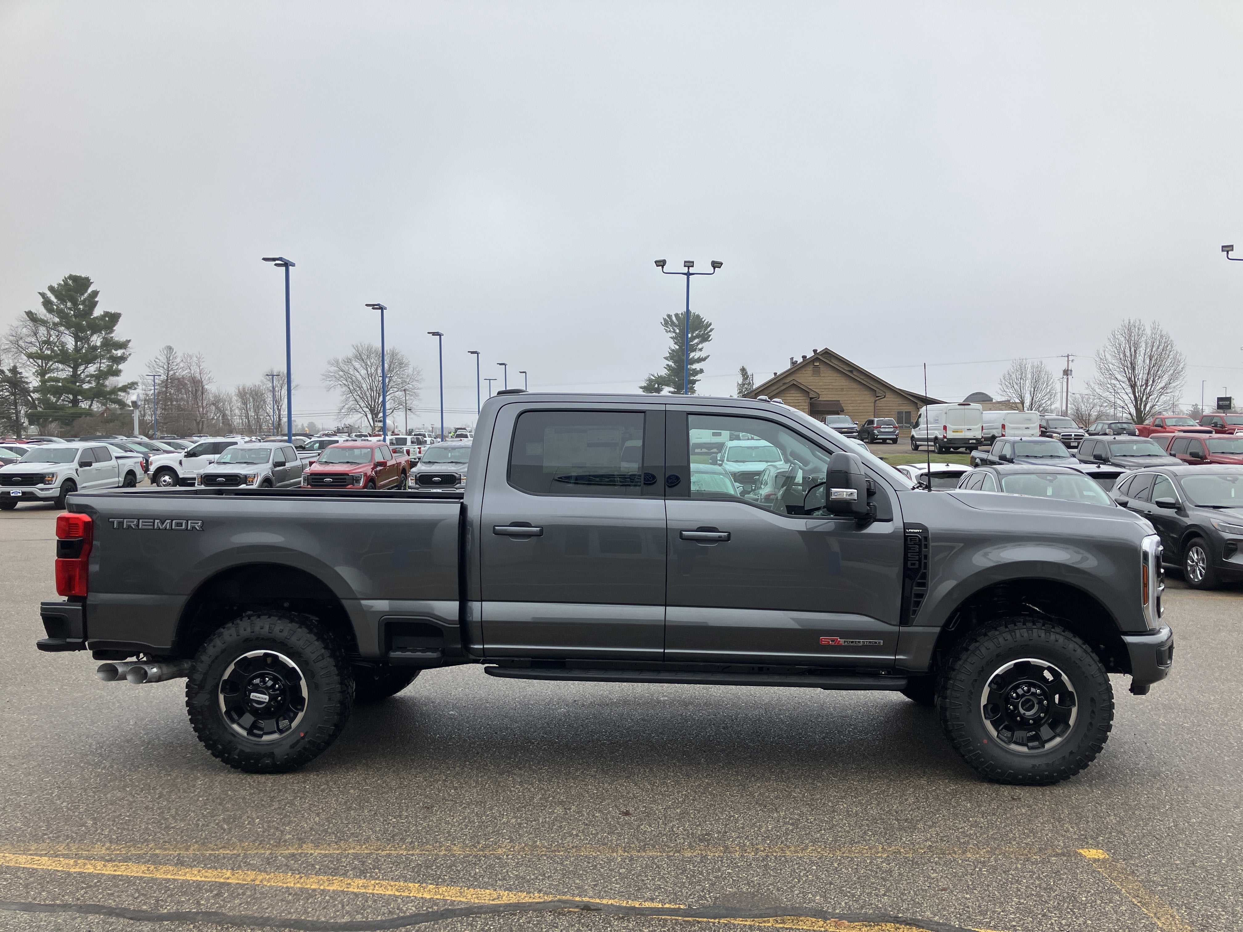 2026 Ford Super Duty F-350 SRW F-350® Lariat®