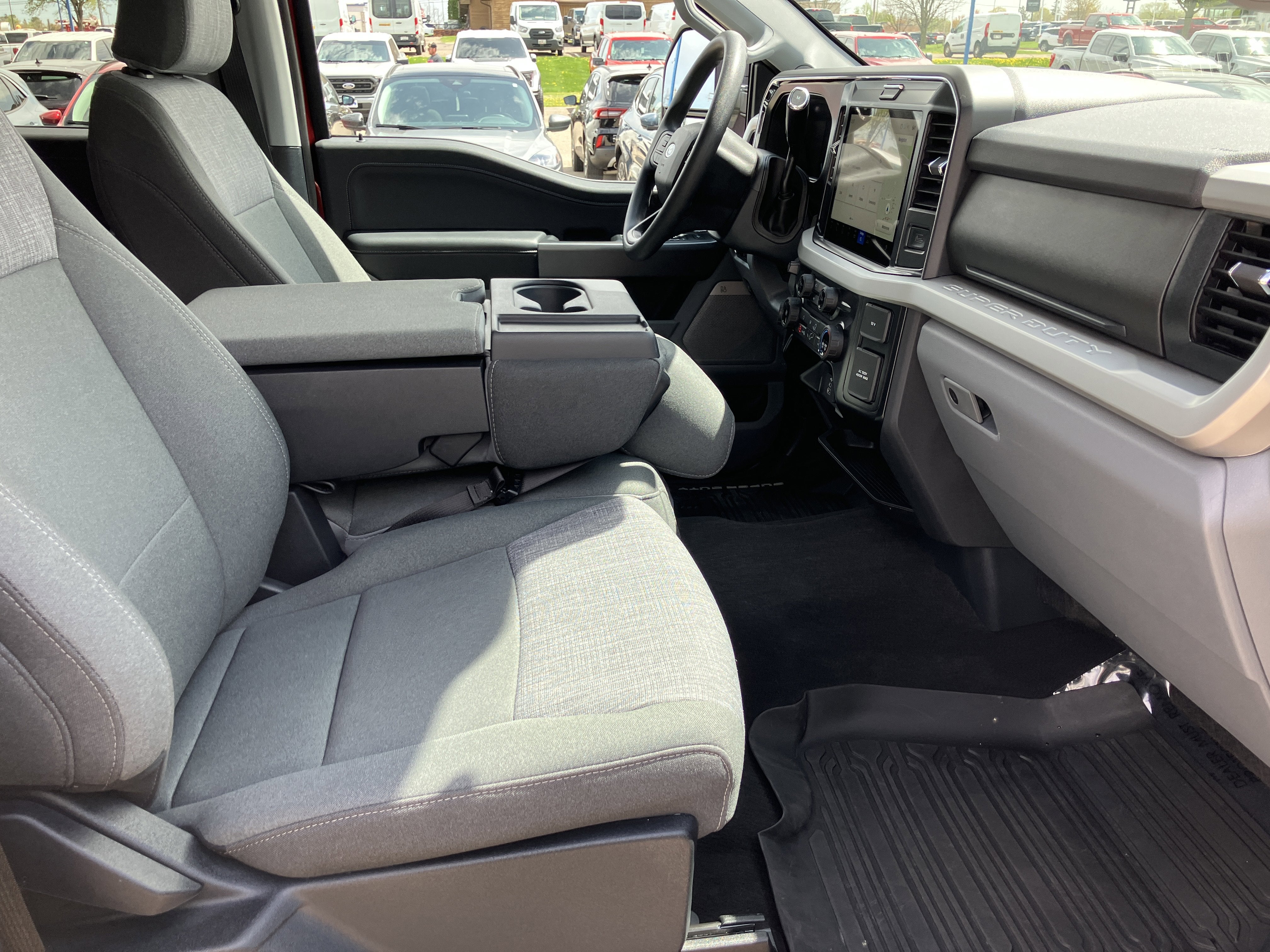 2025 Ford Super Duty F-350 SRW XLT