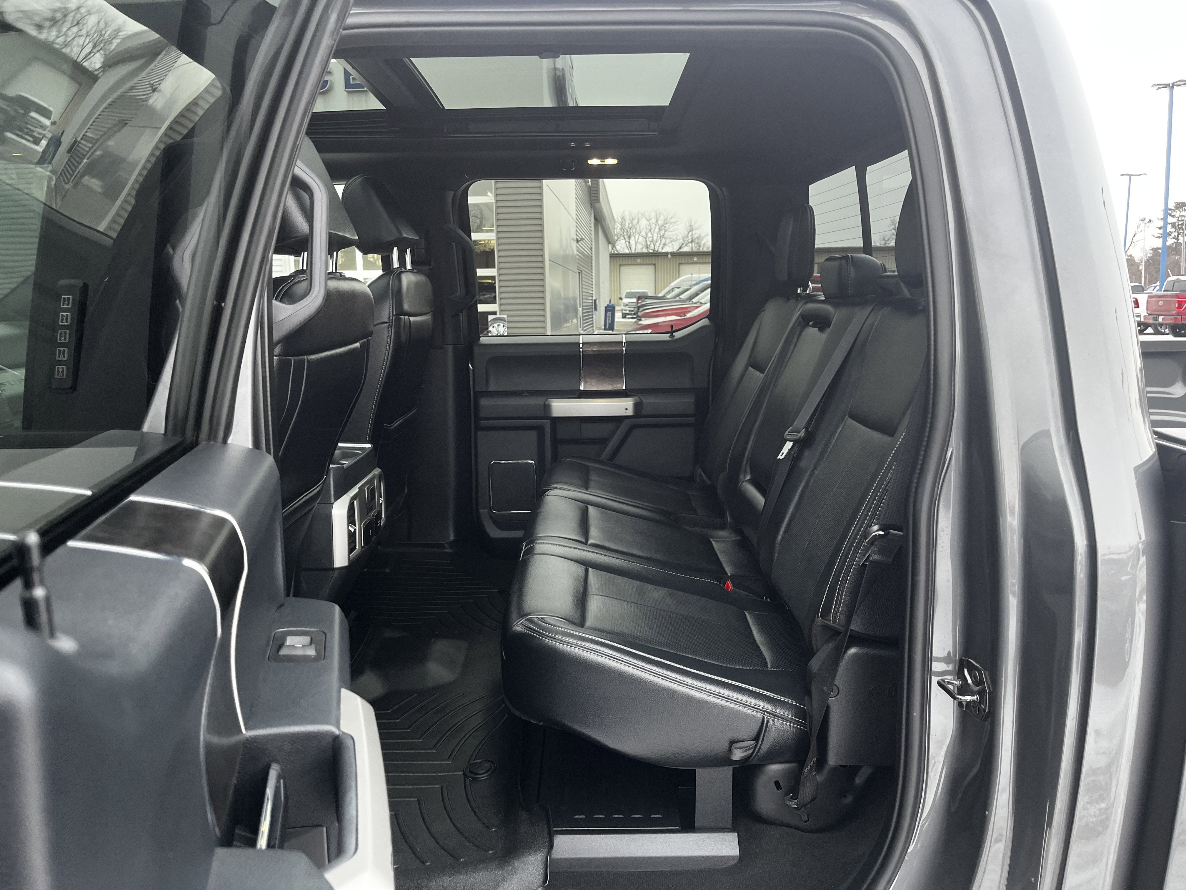 2022 Ford Super Duty F-350 SRW LARIAT