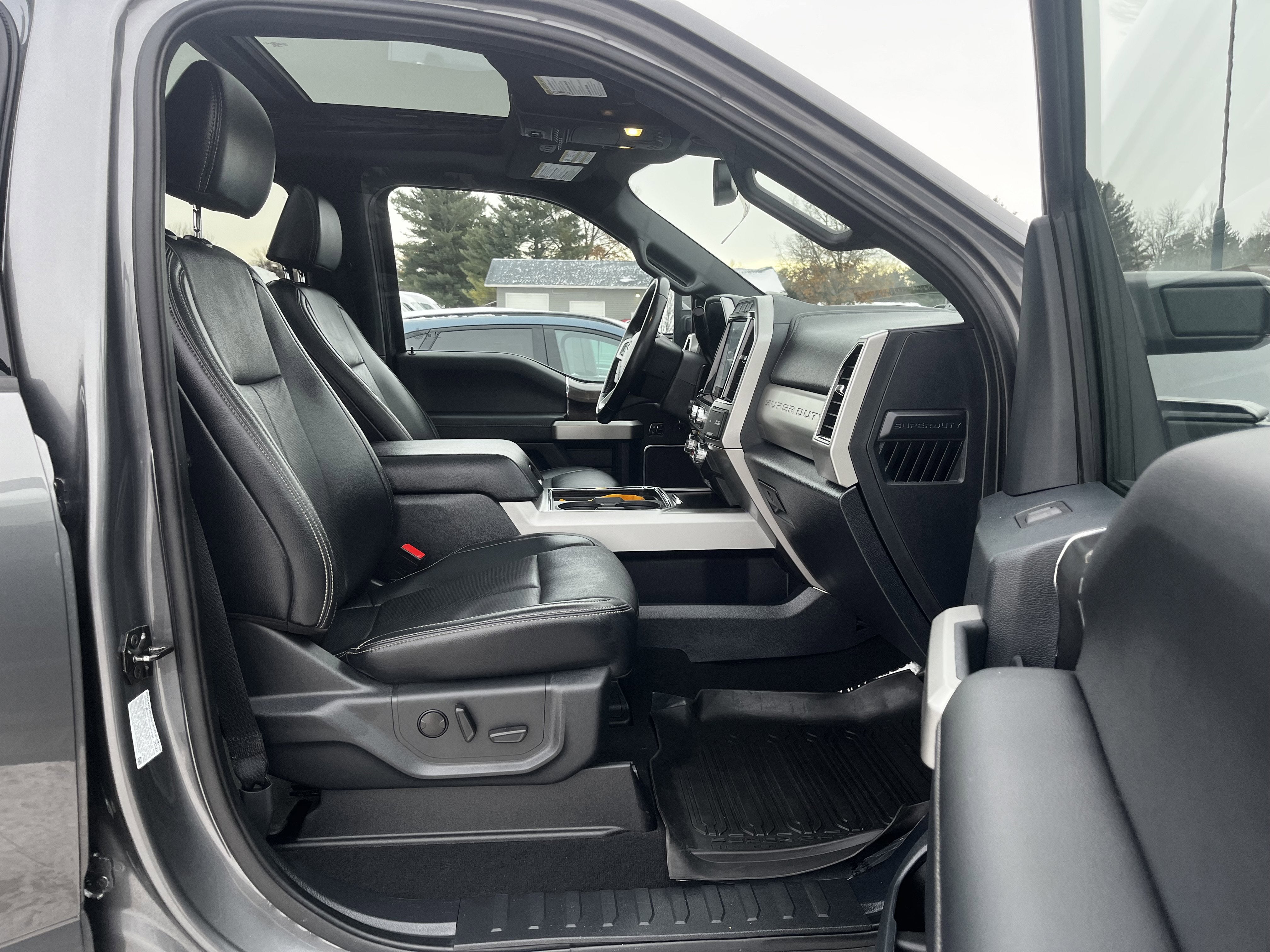 2022 Ford Super Duty F-350 SRW LARIAT