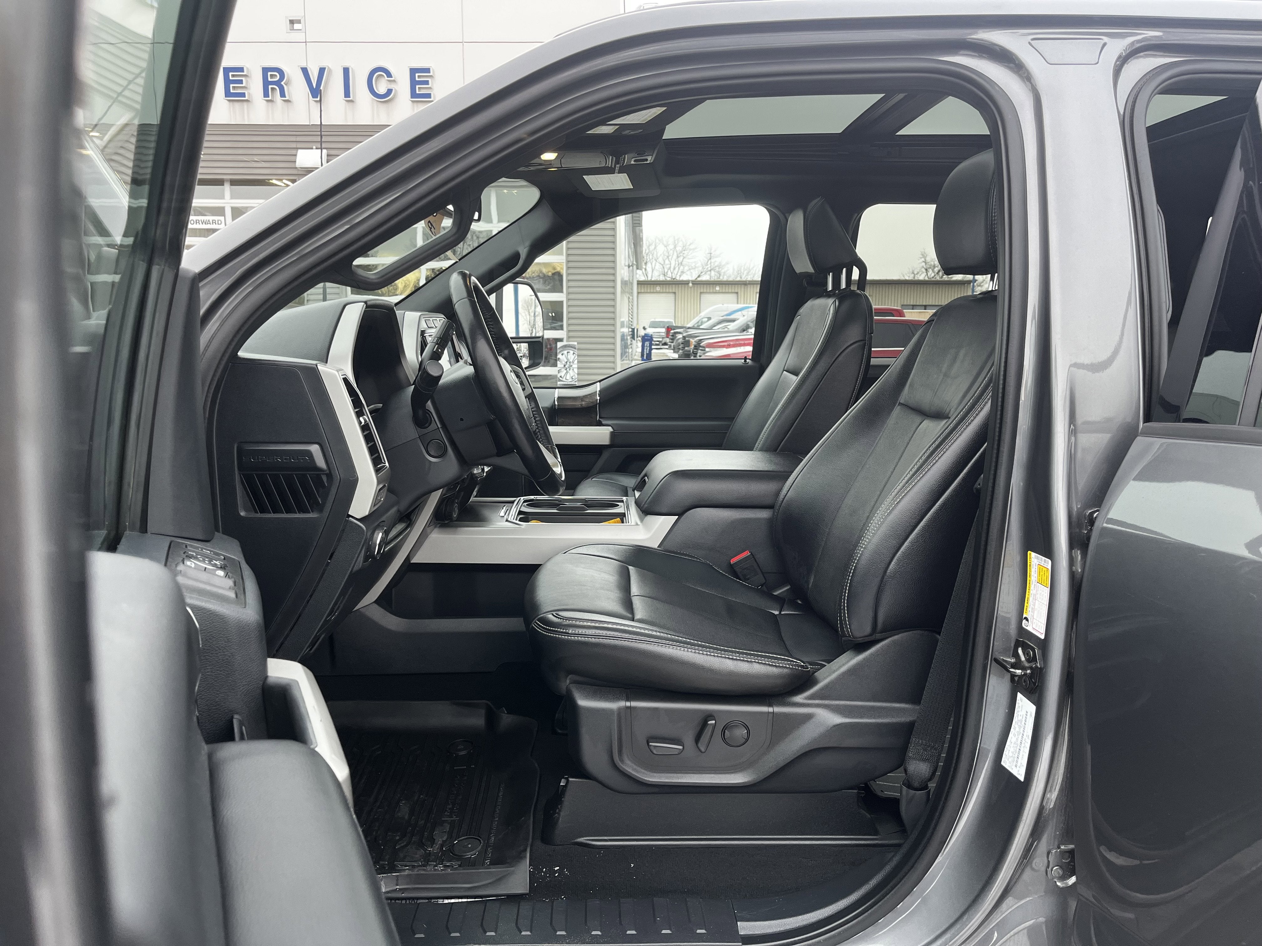 2022 Ford Super Duty F-350 SRW LARIAT