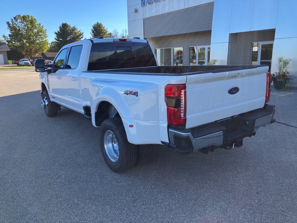 2026 Ford F-350SD Lariat DRW