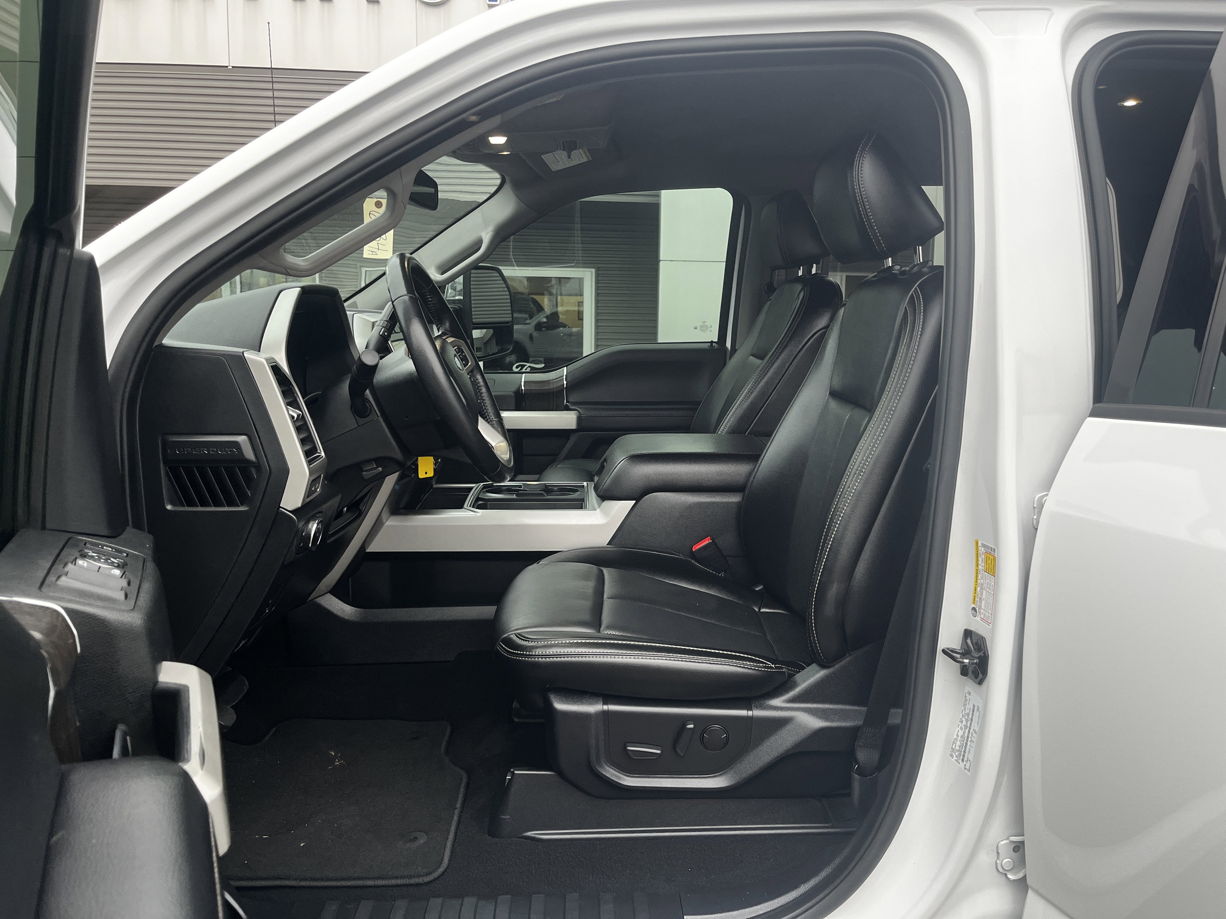 2021 Ford Super Duty F-350 DRW LARIAT