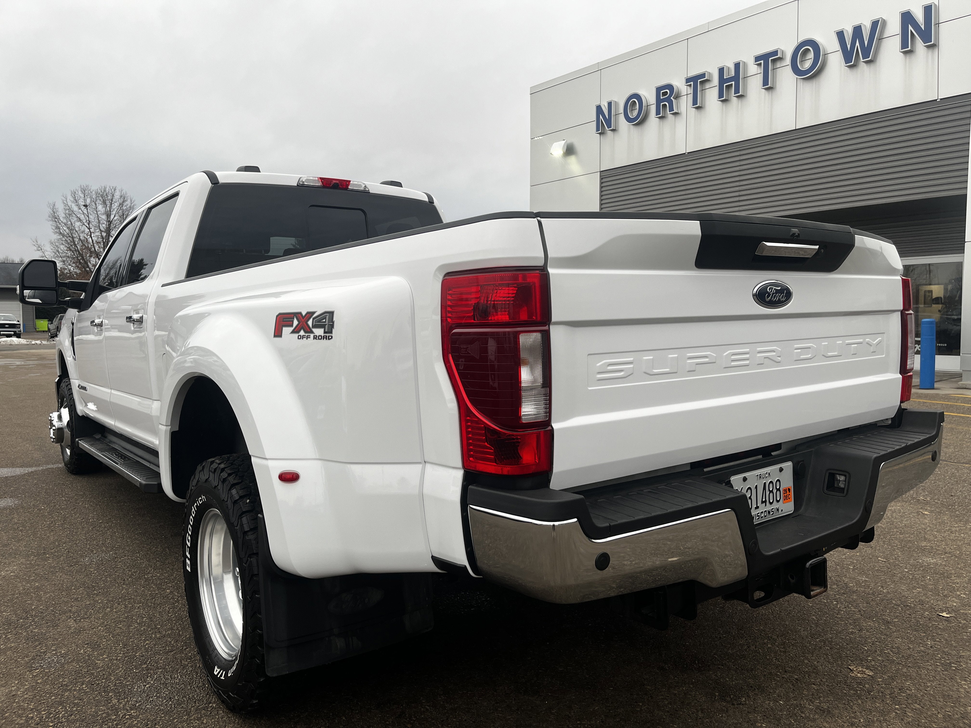 2021 Ford Super Duty F-350 DRW LARIAT