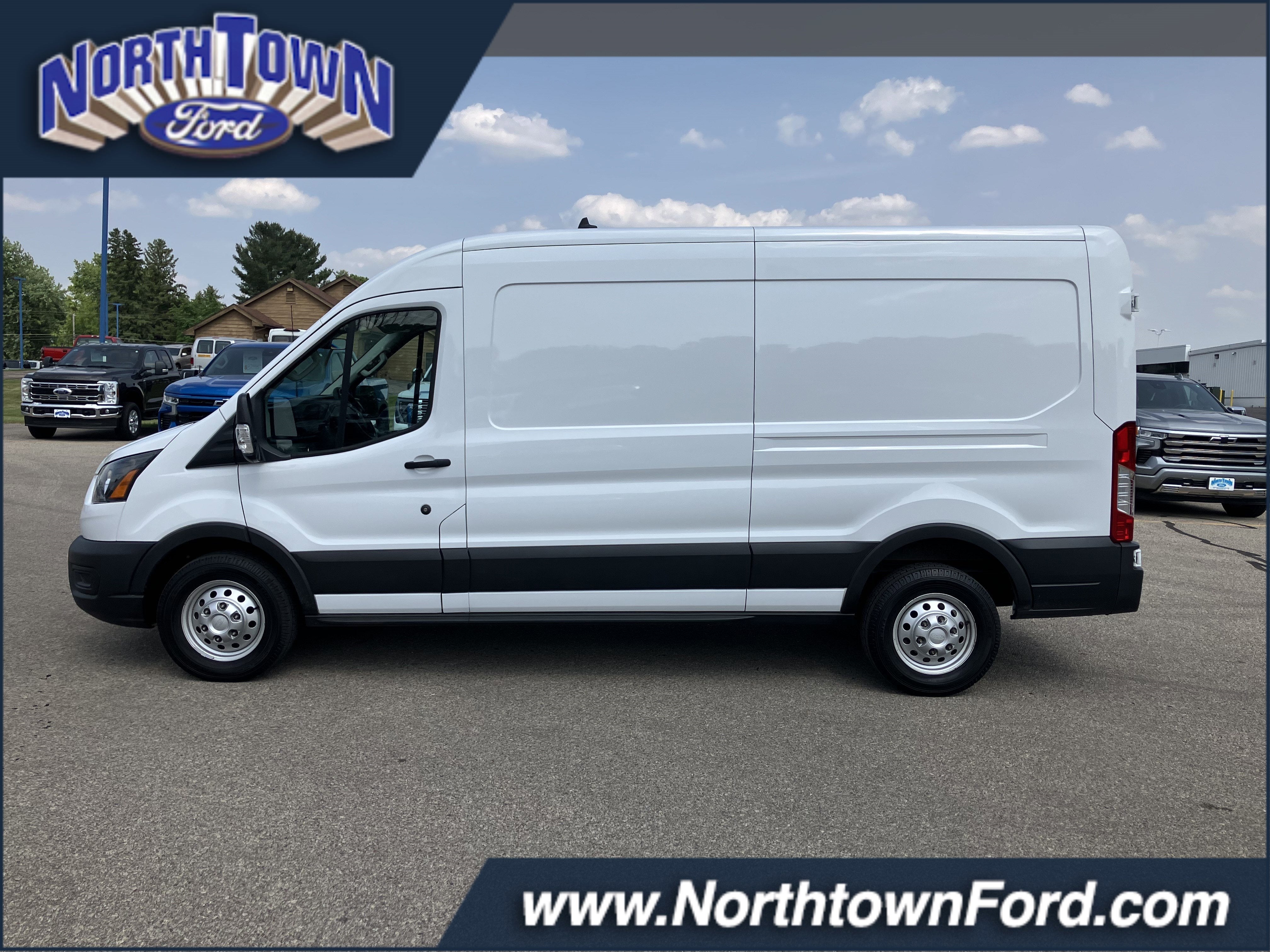2023 Ford Transit 350 AWD T-350 148" Med Rf 9500 GVWR AWD