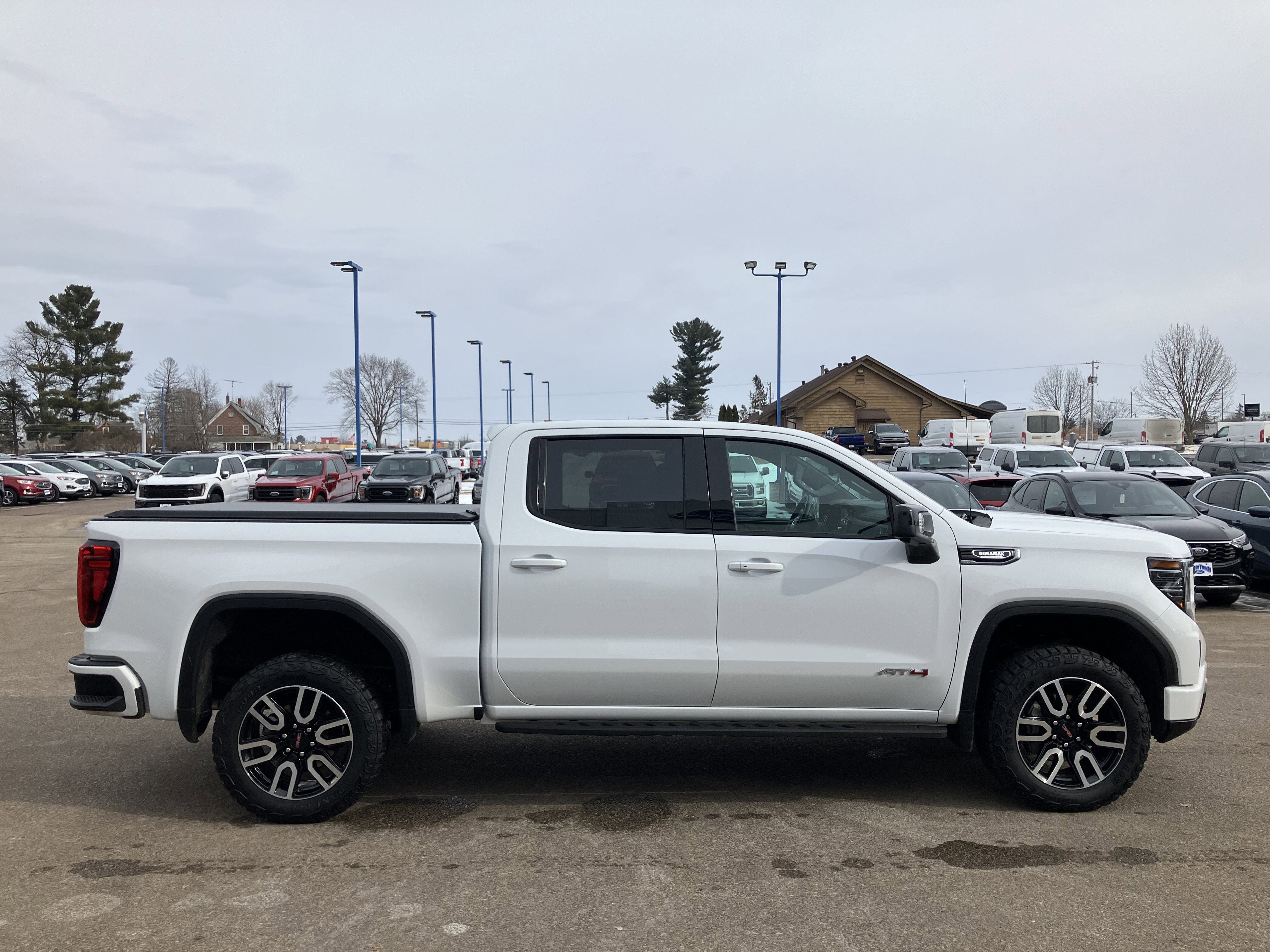 2025 GMC Sierra 1500 AT4