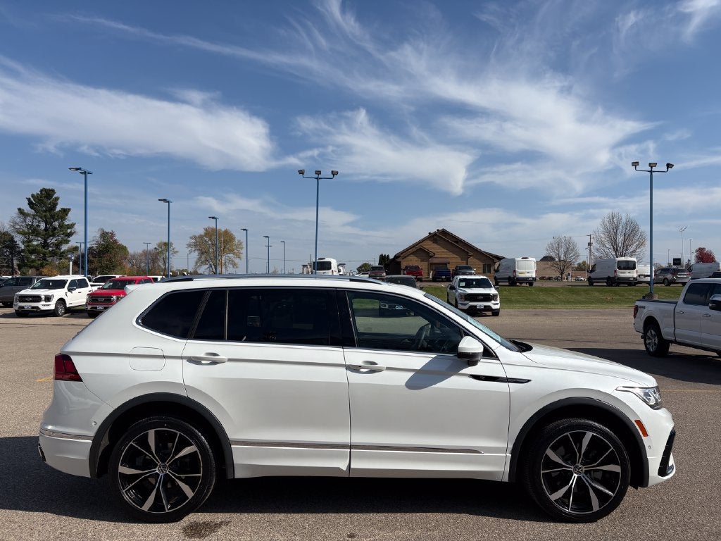 2022 Volkswagen Tiguan 2.0T SEL R-Line