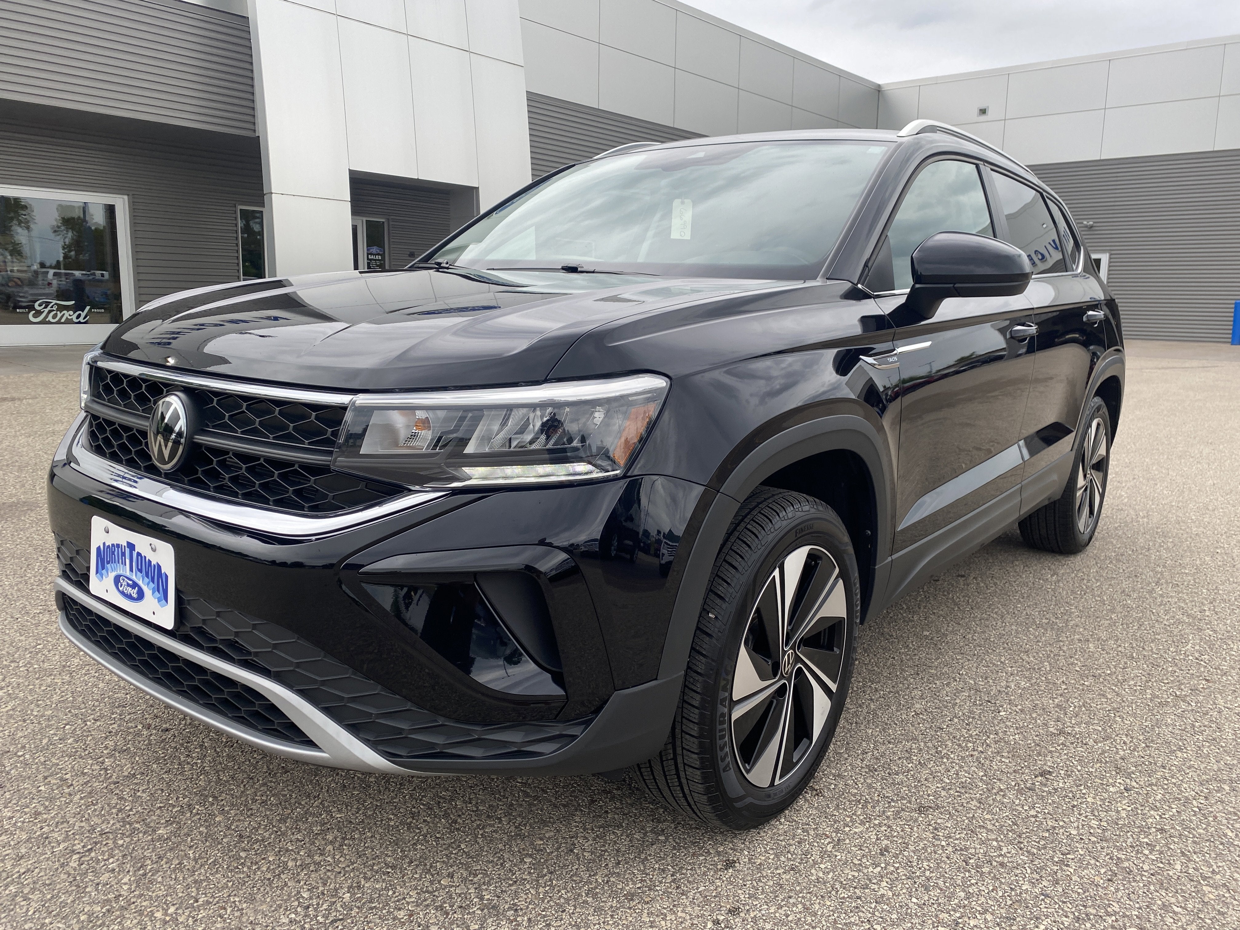 2024 Volkswagen Taos SE