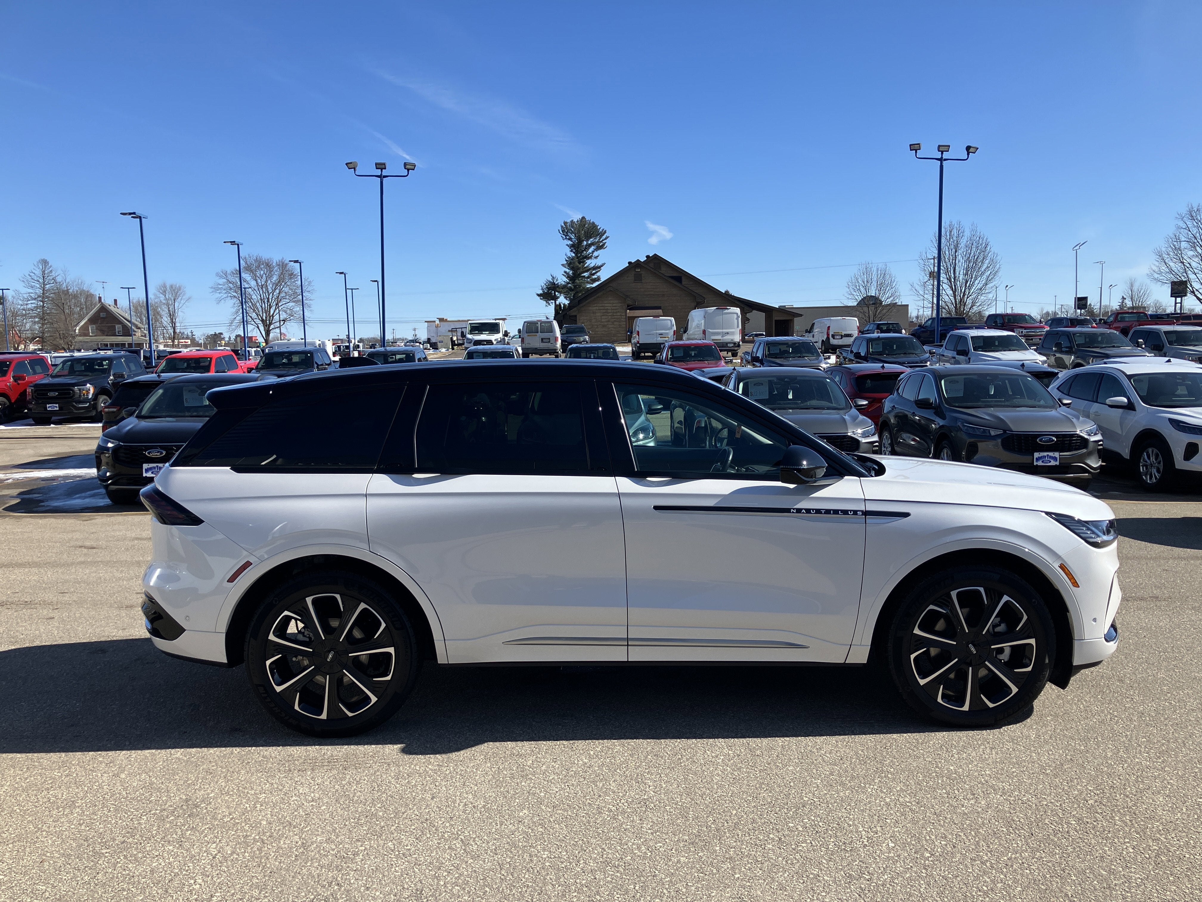 2024 Lincoln Nautilus Reserve