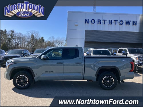 2022 Toyota Tundra 4WD SR5