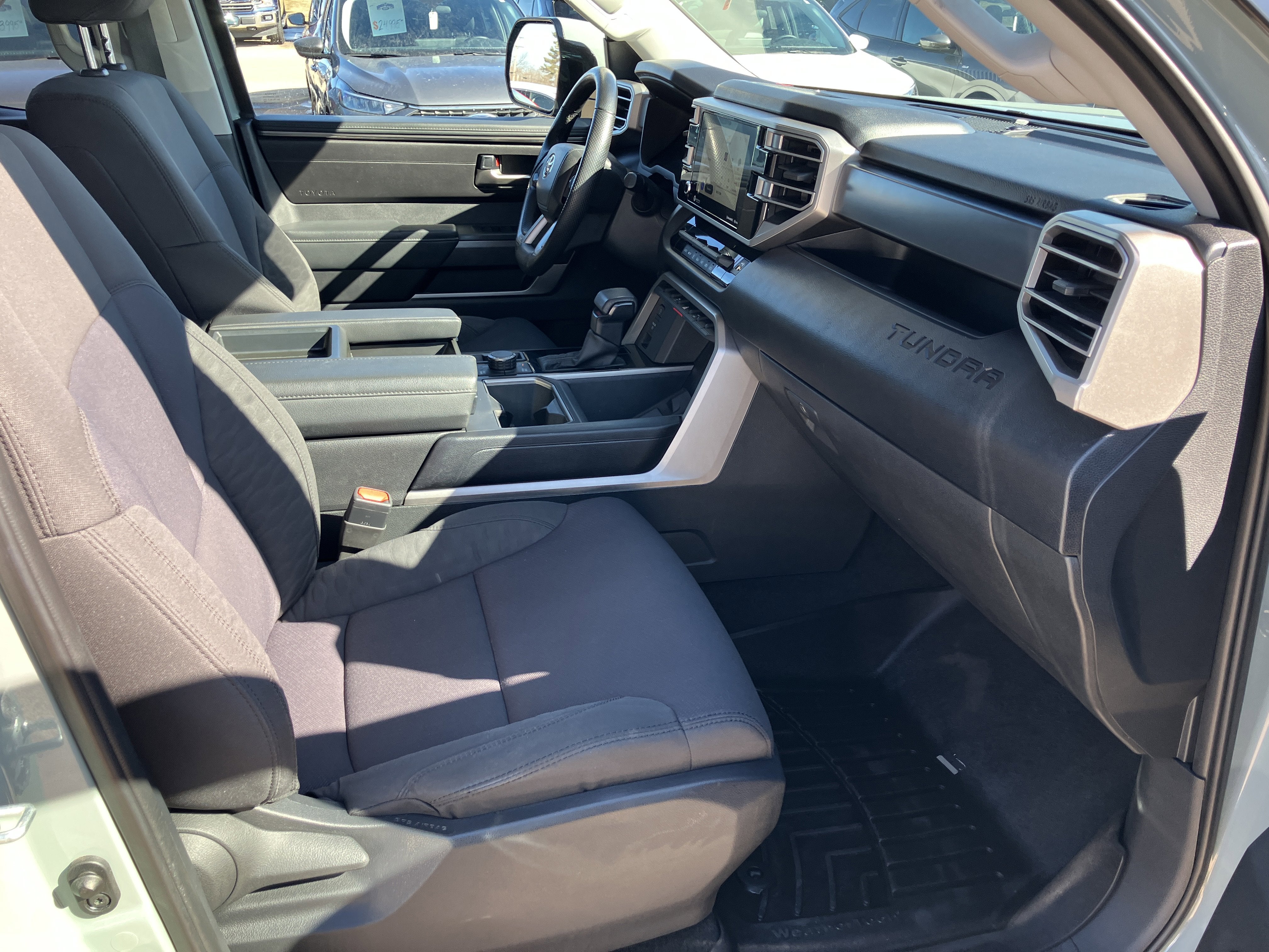 2022 Toyota Tundra 4WD SR5