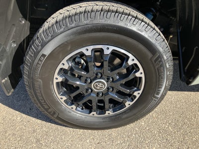 2022 Toyota Tundra 4WD SR5