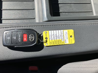 2022 Toyota Tundra 4WD SR5