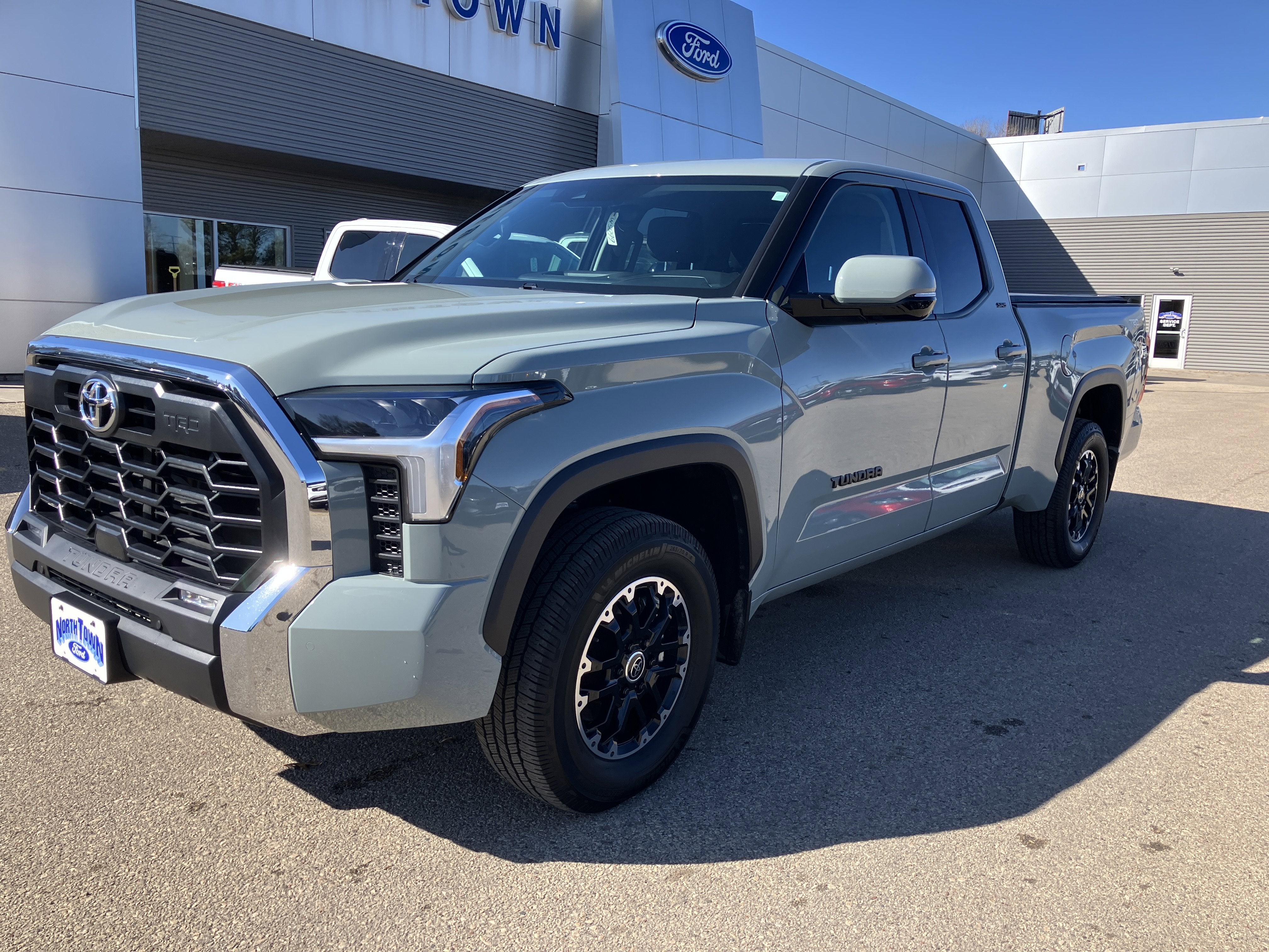 2022 Toyota Tundra 4WD SR5