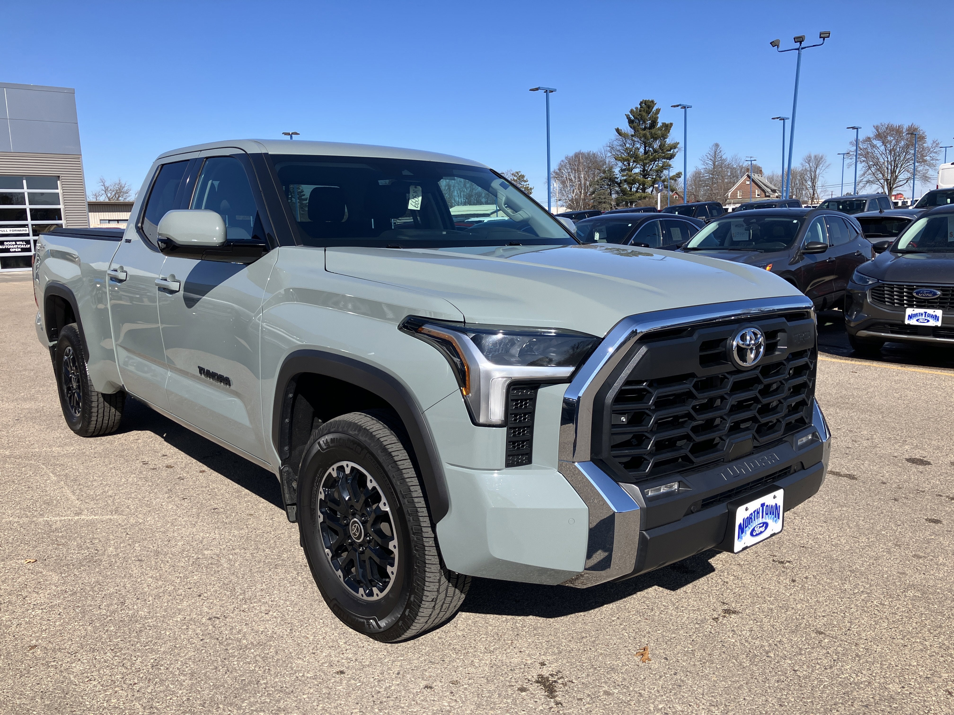 2022 Toyota Tundra 4WD SR5