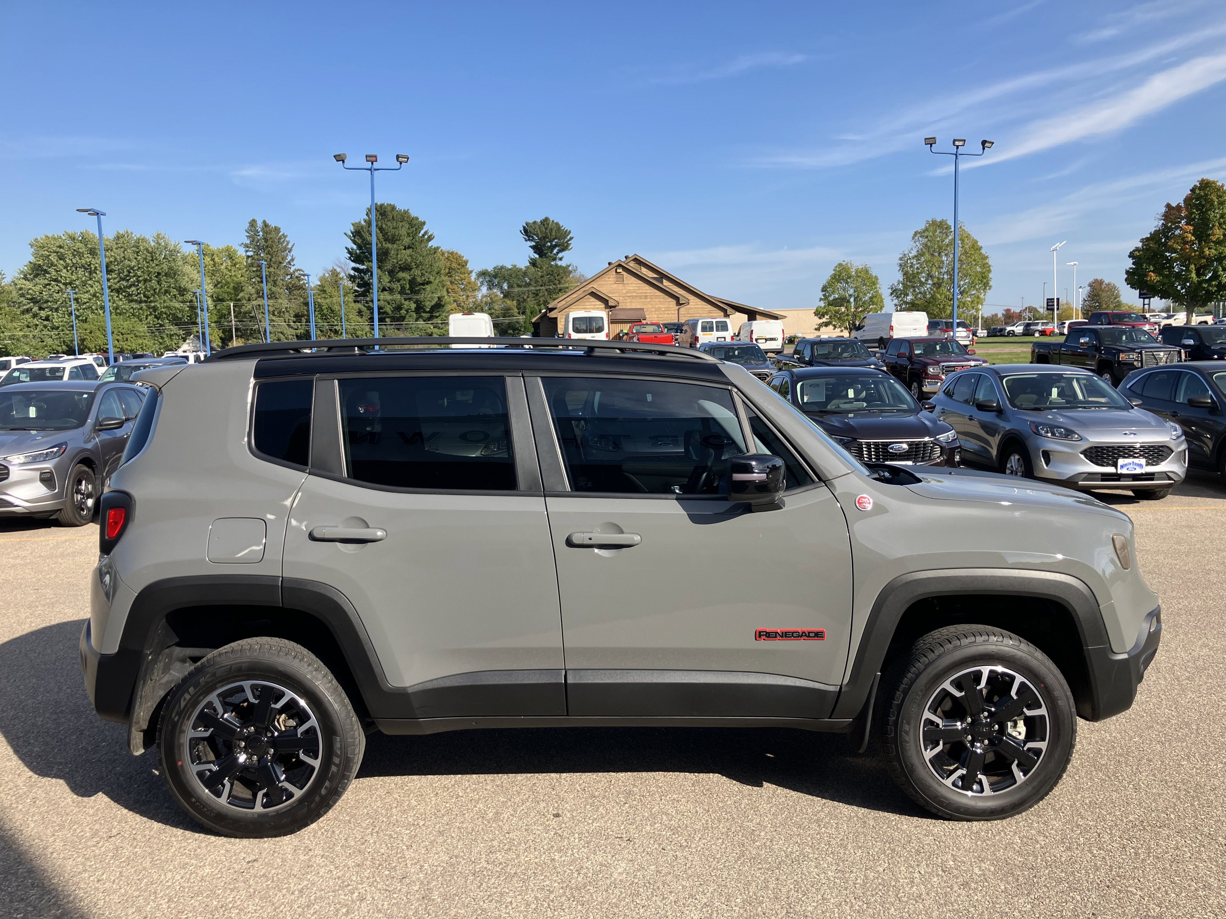 2023 Jeep Renegade Trailhawk